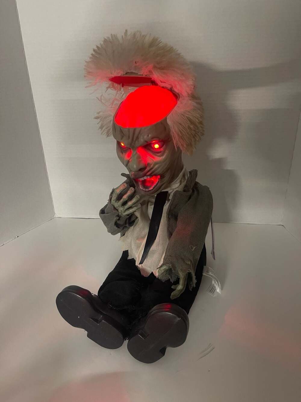 Home Accents Holiday Animated LED Zombie Halloween Prop New